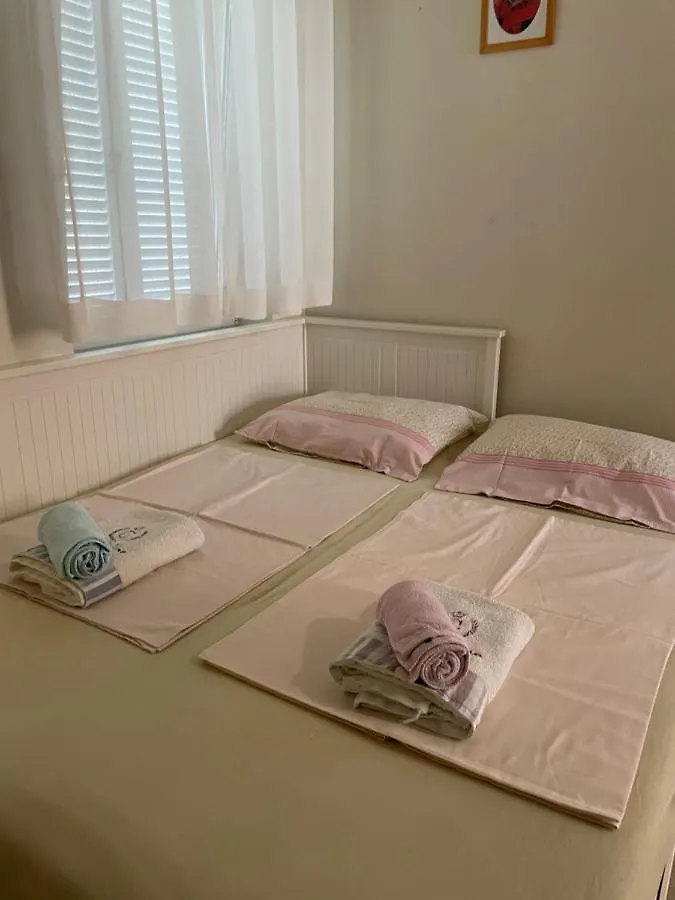 Apartment Iva Supetarska Draga Croatia